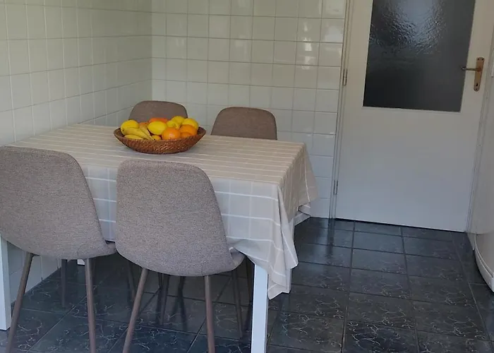 Amazing Seaview Apartment With A Balcony Near The Beach - Kneza Trpimira I