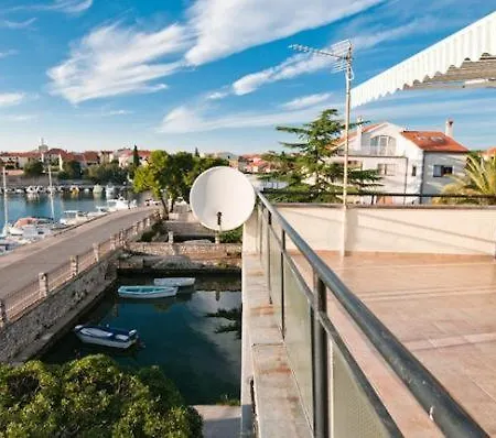 Amazing Seaview Apartment With A Balcony Near The Beach - Kneza Trpimira I Zadar Exterior photo