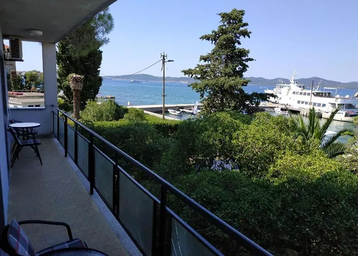 Amazing Seaview Apartment With A Balcony Near The Beach - Kneza Trpimira I