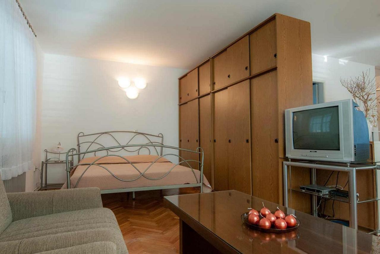 Apartment Amazing Seaview With A Balcony Near The - Kneza Trpimira I
